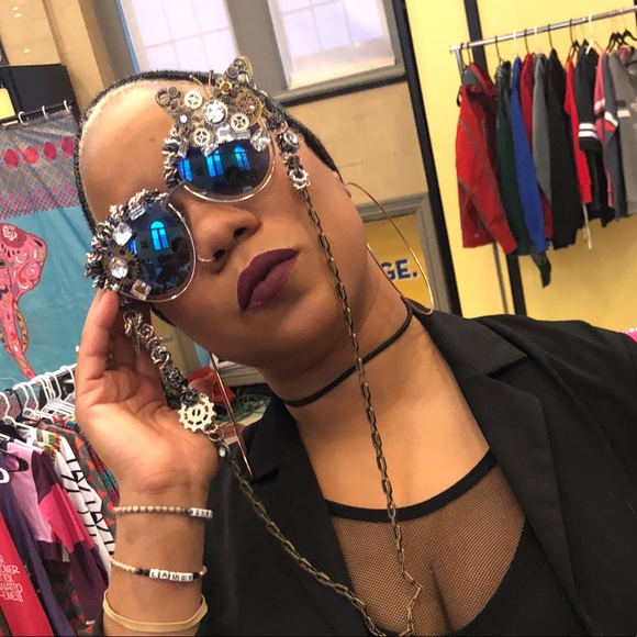 Meet your Posher, Aisha - Picture 7 of 8